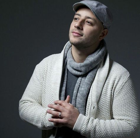 Lagu Maher Zain, Islamic Music, Harris J, Maher Zain, Traditional Music, Music Producer, Music Genres, Best Youtubers, Winter Scarf