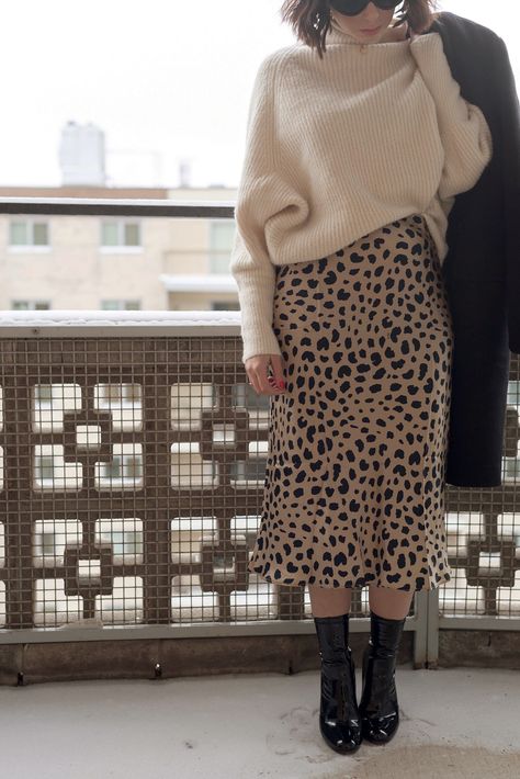 Leopard Skirt Outfit, Sweater Over Dress, Printed Skirt Outfit, Chique Outfit, 2020 Year, Winter Skirt Outfit, Leopard Print Skirt, Leopard Skirt, Cooler Look