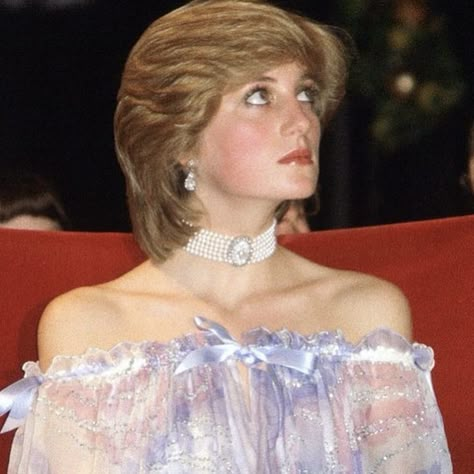 Romantic Couple Photo, Infanta Sofia Of Spain, Queen Diana, Princess Leonor And Infanta Sofia, Sofia Of Spain, Princess Diana Photos, Princess Diana Pictures, Were Expecting, Princes Diana