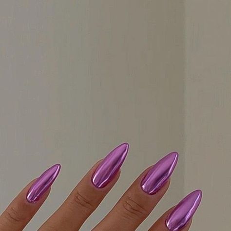 Swirl Nails With Chrome, Chrome Nails Color Chart, Vibrant Chrome Nails, Metalic Purple Nail, Fuschia Chrome Nails, Nails Almond Shape Chrome, Caribana Nails, Purple Chrome Almond Nails, Magenta Chrome Nails