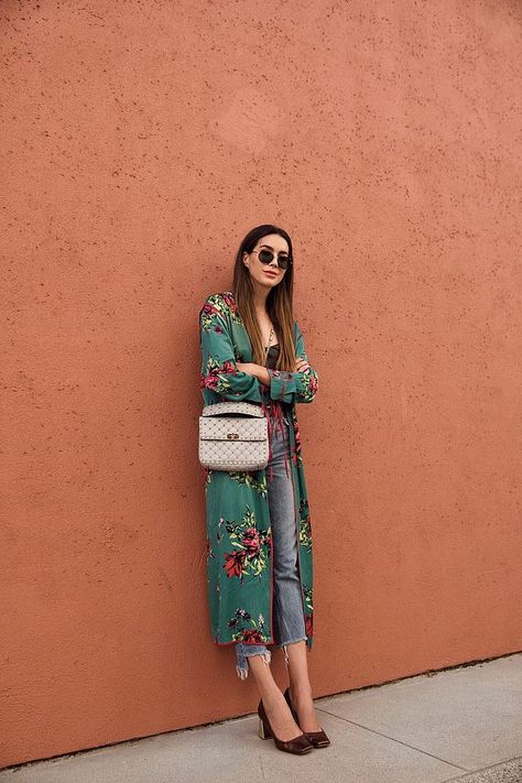 Autumn Florals Look Kimono, Brittany Xavier, Fall Dressy, Dress Over Jeans, Kimono Outfits, Style Parisienne, Mode Kimono, Dressy Casual Outfits, Western Wear Outfits