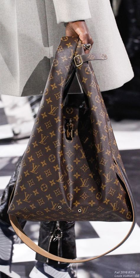 Τσάντες Louis Vuitton, Louis Vuitton 2016, Louis Vuitton Taschen, Sacs Tote Bags, Mode Rihanna, Sacs Design, Handbag Heaven, Stil Inspiration, Burberry Handbags