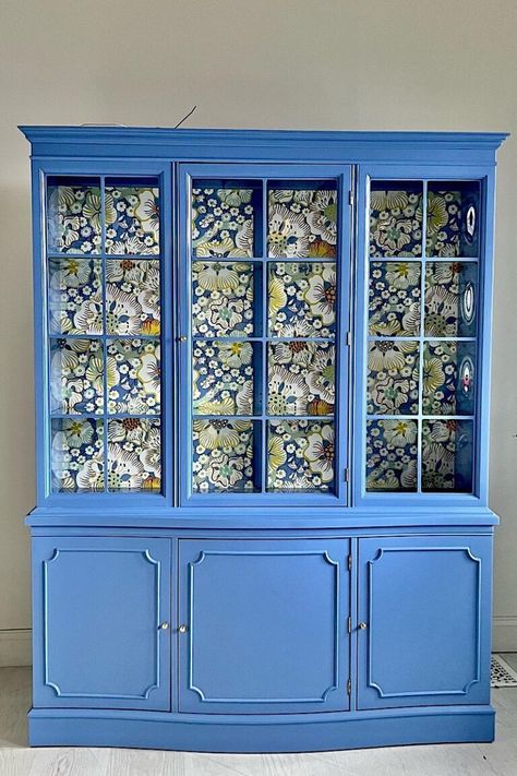 10 Best Painted Vintage China Cabinet Makeovers Painted China Cabinet Ideas, China Cabinet Makeovers, Latest Kitchen Ideas, Vintage China Cabinet, Blue China Cabinet, China Cabinet Makeover, Vintage China Cabinets, Painted China Cabinets, Eclectic Dining