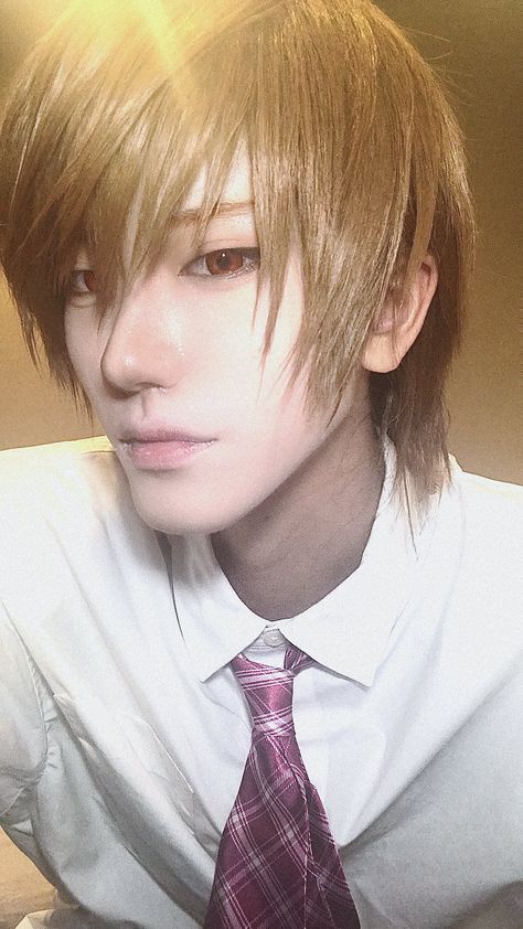 Light Yagami Cosplay, Men's Long Hairstyles, Light Yagami, Male Cosplay, Face Photography, Cool Anime Wallpapers, Cosplay Makeup, Attack On Titan Anime, Best Cosplay