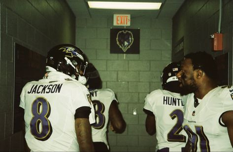 Baltimore Ravens Aesthetic, Lamar Jackson Aesthetic, Ravens Aesthetic, Obj Football, Ravens Wallpaper, Baltimore Ravens Wallpapers, Cool Football Pictures, Football Celebrations, Baltimore Ravens Football