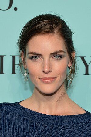 Easy on the Eyes - Hilary Rhoda list Easy Chignon, Messy Hair Updo, Hilary Rhoda, Chignon Bun, Chignon Hair, Romantic Updo, Messy Updo, Popsugar Beauty, Elegant Updo