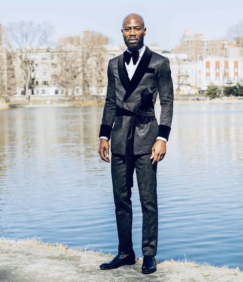 Black Mens Fashion Suits, Mens Tux, Creative Black Tie, Black Men Suits, Custom Suits Men, Black Tie Attire, Streetwear Fits, Black Tie Affair, Party Suits