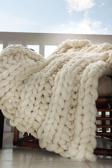 Chunky Knit Blanket for Sale on Amazon - Affordable Chunky Knit Throw Blankets Ivory Throw Blanket, Super Chunky Blanket, Super Chunky Knit Blanket, Giant Knit Blanket, Super Chunky Knit, Arm Knitting Blanket, Chunky Knit Throw Blanket, Chunky Knit Throw, Chunky Blanket