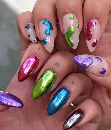 Gel Chrome Nails, Rave Nails, Nail Design Glitter, Chrome Nail Art, Chrome Nails Designs, Edgy Nails, Colorful Nails, Minimal Nails, Crazy Nails