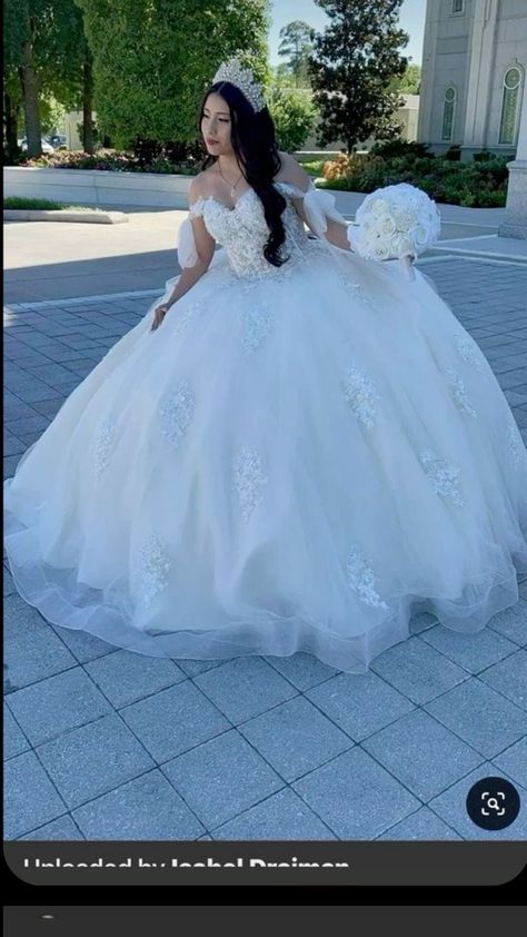 Quinceañeras White Dress, Sweet 16 White Dresses, Big Sweet 16 Dresses, 15 Dresses Quinceanera White, White Xv Dresses, Quincenera Dresses White, Quinceanera White Dresses, White Dress Quinceanera, Ivory Quinceanera Dresses