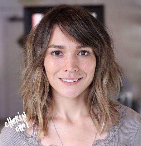 Mid-Length Brown Ombre Shag Curled Layered Hair, Medium Shaggy Hairstyles, Modern Shag Haircut, Ideas Haircut, Haircut Medium, Medium Shag Haircuts, Thick Hair Cuts, Shaggy Haircuts, Haircut Types