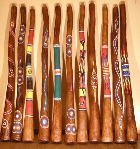 Australian Instruments, Painted Sticks Diy, Didgeridoo, African Art Paintings, Traditional Music, Painted Sticks, Aboriginal Art, My Favorite Music, Unique Diy