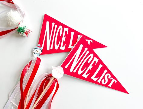 Christmas Pennant, A Gift Basket, Sweater Ideas, Party Flags, Pennant Flag, Nice List, Christmas Arrangements, Christmas Party Decorations, Flag Bunting