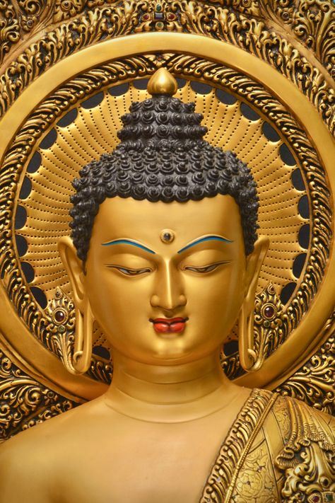 #BuddhaShakyamuni #jinlap #artandcraft #thestatuenepal #tibetanstatue #statuecrafting #homedecor #majestic #religious #handcrafts #blessing #prayers #buddha #buddhism Buddha Shakyamuni, Buddha Face, Happy Minds, Kathmandu Nepal, Buddha Art, Chiba, Buddhist Art, Silk Brocade, Gold Copper