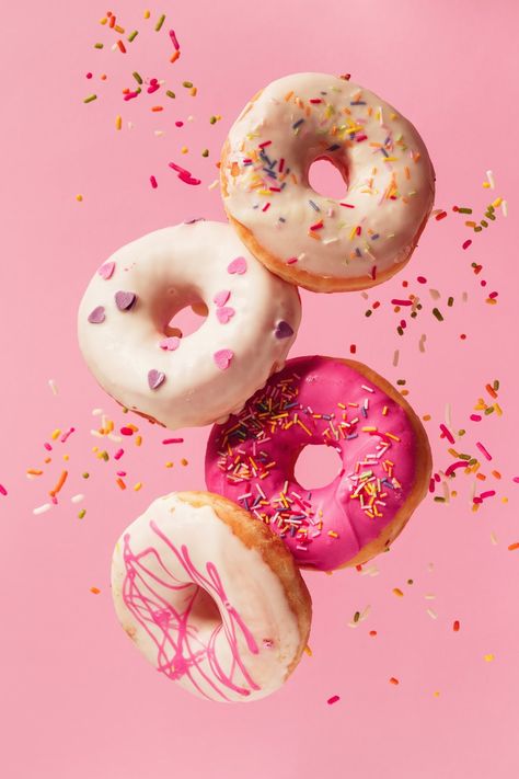 Data-Backed Ways to Think Pink for Your Next Campaign Fun Logos Inspiration, Doughnuts Photography, Donut Photos, Donut Logo, Bakery Website, Donut Art, Pink Donuts, Food Wallpaper, Think Pink