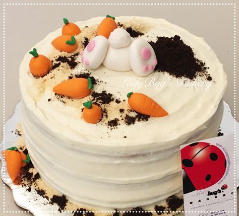 Carrot Themed Cake, Easter Carrot Cake Decorating Ideas, Carrot Cakes Decoration, Carrot Cake Easter Decoration, Easter Cake Designs Ideas, Easter Cake Aesthetic, Easter Carrot Cake Decoration, Easter Mini Cakes Ideas, Easter Cakes Ideas Creative Beautiful