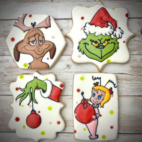 Elf Cookies Decorated, Grinch Sugar Cookies Decorated, Grinch Cookies Decorated, Grinch Cookies, Elf Cookies, Flooding Cookies, Bird Cookies, Halloween Cookies Decorated, Christmas Biscuits