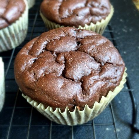 Chocolate Banana Protein Muffins, Mudhustler Recipes, Kodiak Muffins, Kodiak Recipes, Kodiak Cakes Recipe, Dark Chocolate Banana, Healthyish Recipes, Banana Protein Muffins, Banana Mug Cake