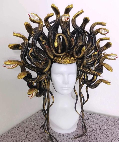 Diy Medusa Costume, Mythology Costumes, Medusa Costume, Face Coverings, Headdress, Halloween Costumes, Witch, Crown, Mask