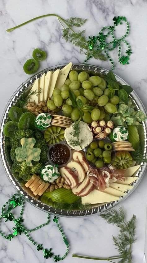 St Patricks Cheese Board, Green Picnic Food, St Patricks Table Decor, St Patricks Day Aesthetic Party, Irish Charcuterie Board, St Pattys Day Party Food Ideas, St Patrick’s Day Dinner, At Patrick’s Day Party, St Patrick’s Day Brunch