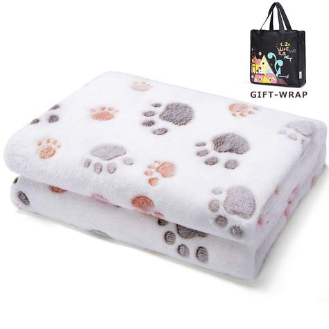 Dog Toy Ball, Dog Bed Furniture, Fluffy Dogs, Dog Pet Beds, Fluffy Blankets, Dog Blanket, White Dogs, Dog Paws, Pet Supplies Dog