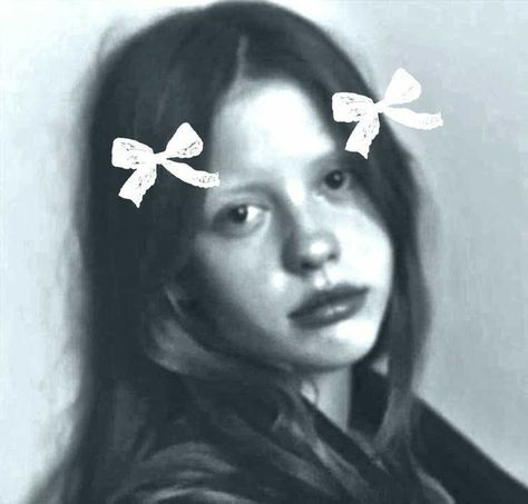 Mia Goth Actor, Mia Goth Aesthetic Icon, Femcel Aesthetic Pfp, Mia Goth Icons, X Movie Aesthetic, Femcel Pfp, Mia Goth Aesthetic, Icons Goth, Pfp Goth