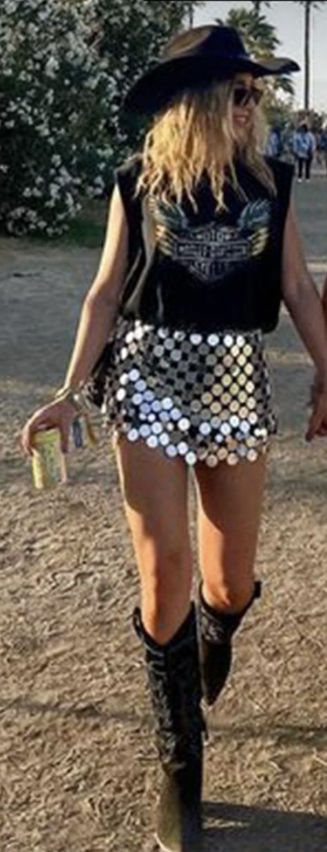 Matching Rave Outfits, Look Da Festival, Best Coachella Outfits, Africa Fashion Woman, Edc Festival, Expressing Yourself, Edm Festival Outfit, Festival Outfits Rave, Look Festival