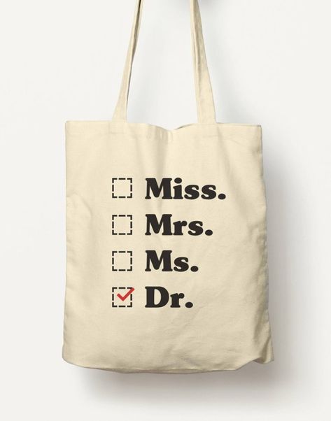 20 Gift Ideas for a PhD Defense - Unique Gifter Phd Tattoo Ideas, Dr Gifts Ideas, Phd Defense Outfit, Pharma Student, Phd Gift Ideas, Congratulations Gift Ideas, Phd Defense, Phd Party, Gift Basket Business