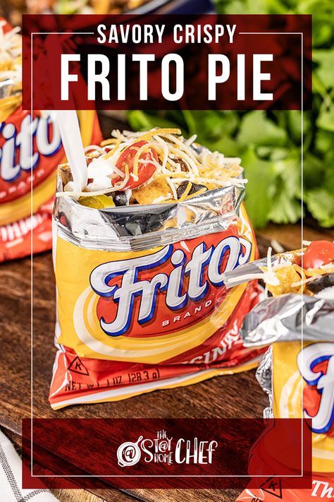 Simple ingredients, easy to make, and featuring loads of flavor and crunch, our crispy Frito pie is a family favorite dinner that only takes 20 minutes to get into the oven! Like any good pie, you’ll have to create a crust and tasty filling. This time, we’re going savory! Frito Chili Pie Recipe, Oregon Recipes, Chili Pie Recipe, Cocktail Snacks, Healthy And Tasty Recipes, Frito Pie Recipe, Tortilla Pie, Chili Pie, Stay At Home Chef