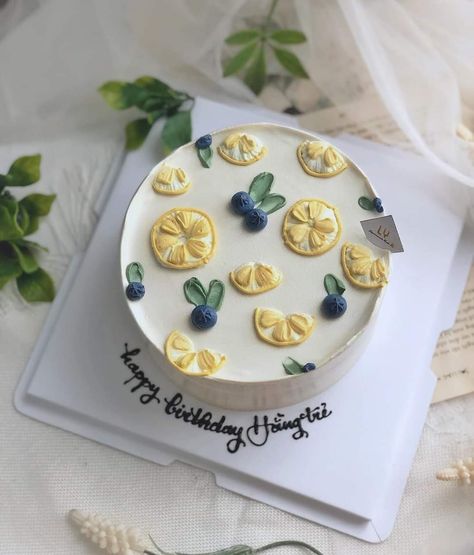 Simple Cake Designs, Mini Cakes Birthday, Bento Cake, Cute Baking, Summer Cakes, Creative Birthday Cakes, Cake Decorating Designs, Painted Cakes, Pretty Birthday Cakes