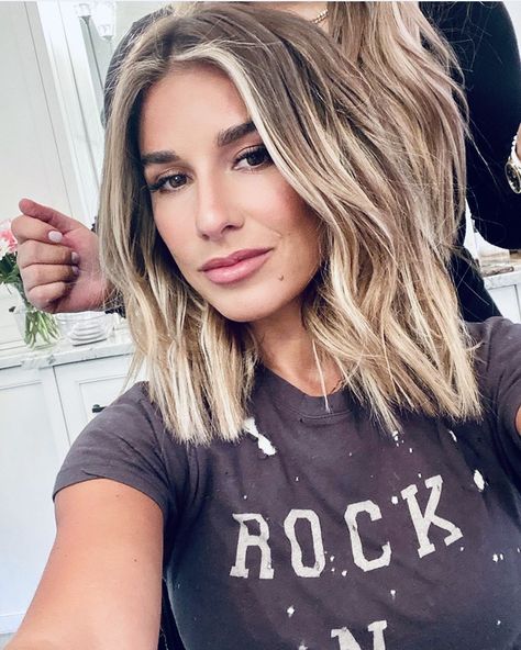 James Decker, Jessie James Decker, Jessie James, Cut Her Hair, Jesse James, Penteado Cabelo Curto, Brown Blonde Hair, Hair Color And Cut, Good Hair Day