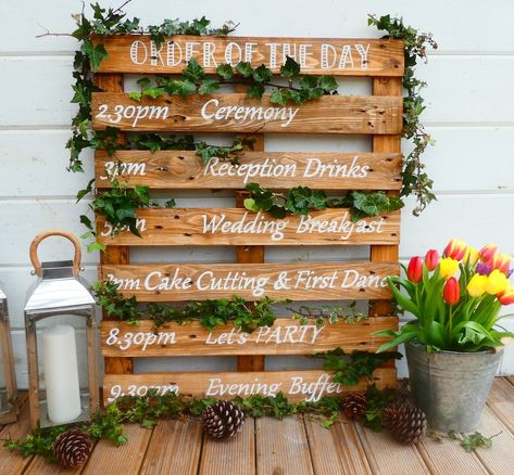 Hand Painted Rustic Personalised 'order of the Day' Wedding Sign / Pallet Wood Sign / Order of Events / Wedding Reception / Wedding Decor - Etsy UK Pallets Wedding Decor, Diy Pallet Projects Wedding, Rustic Wood Wedding Signs, Personalised Wedding Decor, Pallet Welcome Sign Wedding, Fall Wedding Activities, Wedding Pallet Ideas, Wedding Sign Pallet, Pallet Wedding Sign