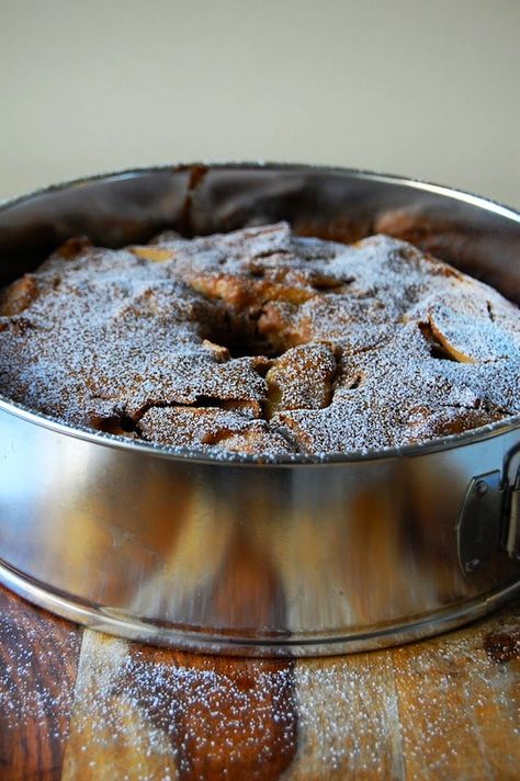 palate/palette/plate: Bourbon-Cardamom Apple Cake Bundt Desserts, Apple Cardamom, Cardamom Cake, Apple Recipe, Apple Pie Filling, Thanksgiving Cooking, Apple Cake, Tea Cakes, Sponge Cake