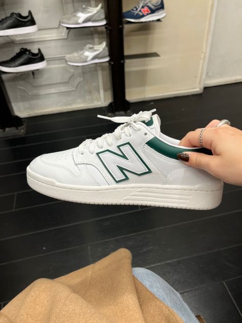 New Balance 480 Outfit Man, New Balance 480 Outfit, Trendy Sneakers For Women 2022, Style New Balance 550, Tenis Streetwear, Newbalance Outfits, Sneaker 2022, Matilda Djerf Outfit, 550 New Balance