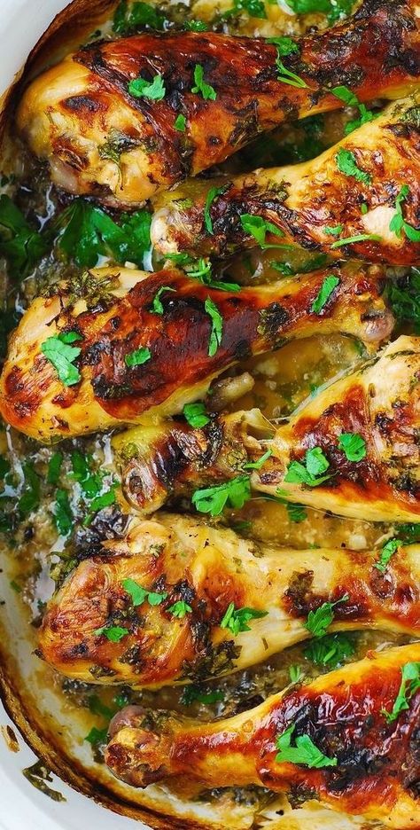 Buttermilk Marinated Chicken, Roast Chicken Drumsticks, Chicken Drumsticks Recipe, Drumsticks Recipe, Chicken Broth Recipes, Chicken With Garlic, Chicken Crispy, Roasted Garlic Chicken, Buttermilk Chicken