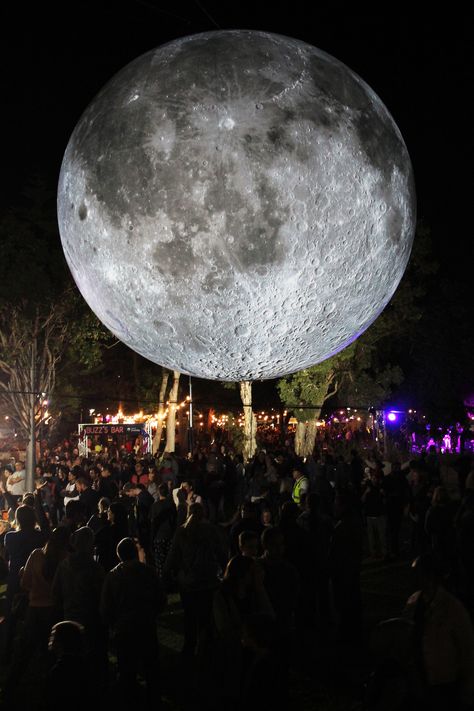 Moon Installation, Luke Jerram, Moon Pics, Full Moon Party, Space Lovers, Moon Pictures, Science Museum, Outdoor Event, Mid Autumn