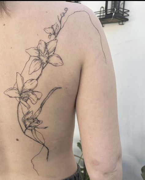 Morning Glory Tattoo Shoulder, Shoulder Blade Flower Tattoo, Back Floral Tattoo Women, Orchid Tattoo Back, Orchid Back Tattoo, Symmetrical Back Tattoo, Flowy Tattoo, Back Shoulder Tattoo, Corset Tattoo