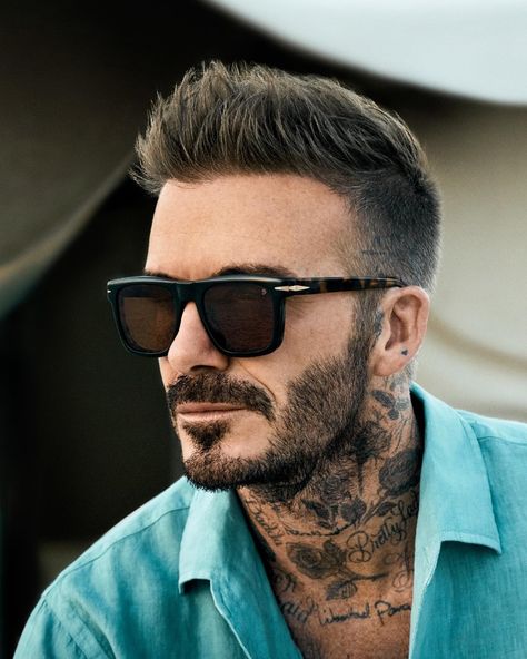 David Beckham Haircut, Beckham Haircut, David Beckham Style Outfits, David Beckham Hairstyle, David Beckham Style, Mohawk Hairstyles, Men Haircut Styles, Cool Hairstyles For Men, Corte De Cabelo Masculino