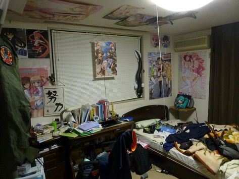 Hikikomori Room, Tumblr Room, Otaku Room, Tumblr Rooms, Messy Room, Making Space, Animation Art Character Design, Japanese Aesthetic, Kawaii Room