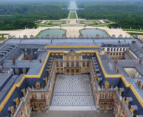 #versailles : The Palace of Versailles was the official residence of the Kings of France from 1682 until 1790.  It was originally a hunting lodge, built in 1624, by Louis XIII.  Louis XIV expanded it, using it as a little lodge as a secret refuge for his amorous trysts and built a fairy tale park around it. Chateau Versailles, Royal Residence, Palace Of Versailles, Chateau France, Grand Canal, Beautiful Castles, Louis Xiv, Beautiful Places To Visit, Marie Antoinette