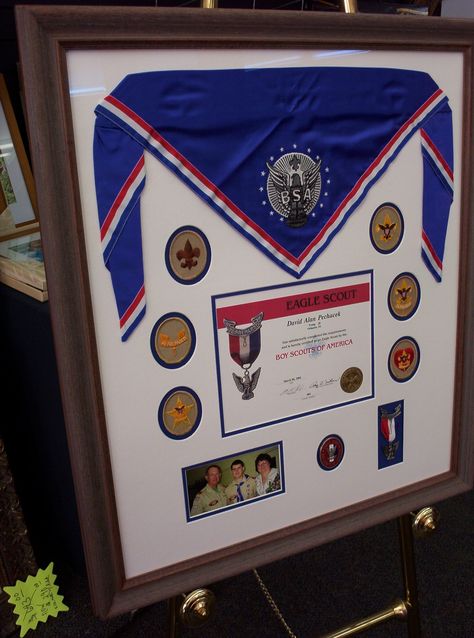 Very Cool framing idea Diy Shadow Box Ideas, Boy Scouts Eagle, Eagle Scout Ceremony, Shadow Box Ideas, Military Shadow Box, Eagle Project, Eagle Scouts, Scout Mom, Framing Ideas