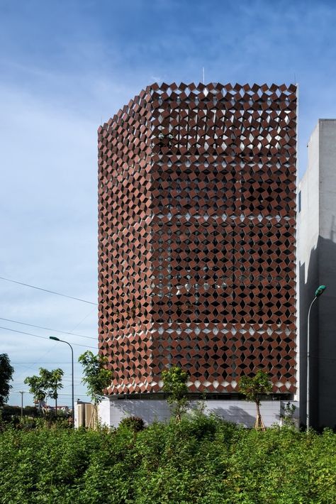 Gallery of How to Make a Facade with Recycled Materials: 16 Notable Examples - 25 Sustainable Materials Architecture, Double Facade, Brick Elevation, Fasad Design, Terracotta Roof Tiles, Recycled House, Terracotta Roof, Recycled Brick, Facade Material