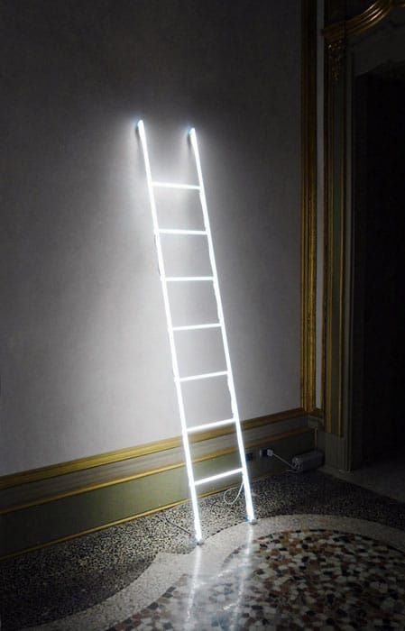 Amazing design lamp made by Massimo Uberti’s, Ladder shape with neon, it should be considered as an artistical light sculpture but it would be nice in your living-room! #floorlamp #lamp #lighting #lightingdesign #modernlighting #sconce Industrial Lamp Design, Diy Regal, Wall Lamp Design, Objet Design, Light Sculpture, Lampe Design, Industrial Lamp, Light And Space, Neon Art