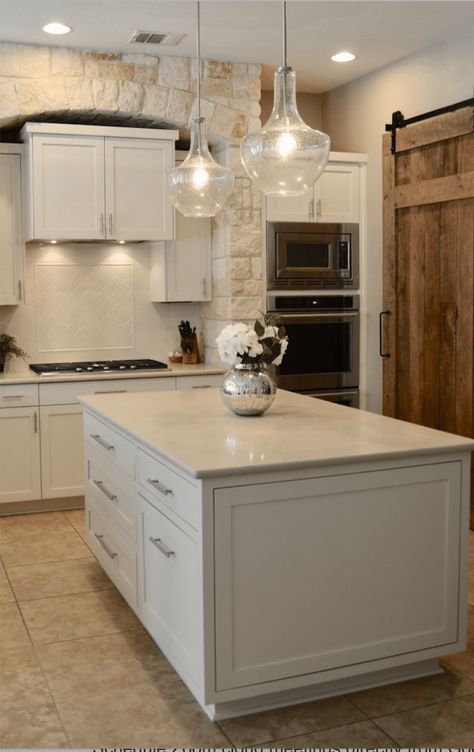 White Cabinets With Cream Countertops, Traditional Family Rooms, Beige Wall Colors, Fixer Upper House, Replacing Kitchen Countertops, Classic White Kitchen, Travertine Floors, Countertop Surfaces, Beige Tile