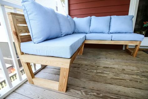 Outdoor Couch Plans, Cedar Woodworking Projects, Modern Outdoor Sectional, Outdoor Sectional Couch, Long Couch, Round Metal Table, Outdoor Sofa Set, Diy Projects Plans, Couch And Loveseat