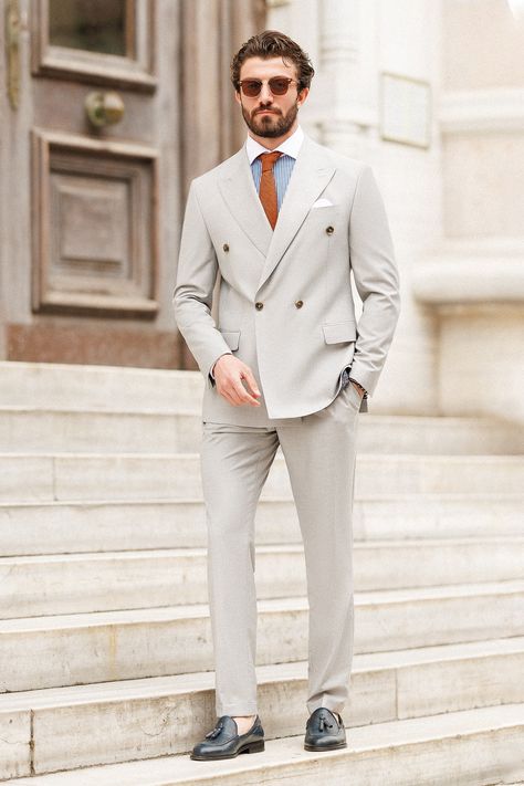 Light Grey Suit Men, Black Double Breasted Suit, Light Grey Suit, Grey Suit Men, Suit Styles, Double Breasted Tuxedo, Suit Stores, Light Grey Suits, Slim Fit Suit Men