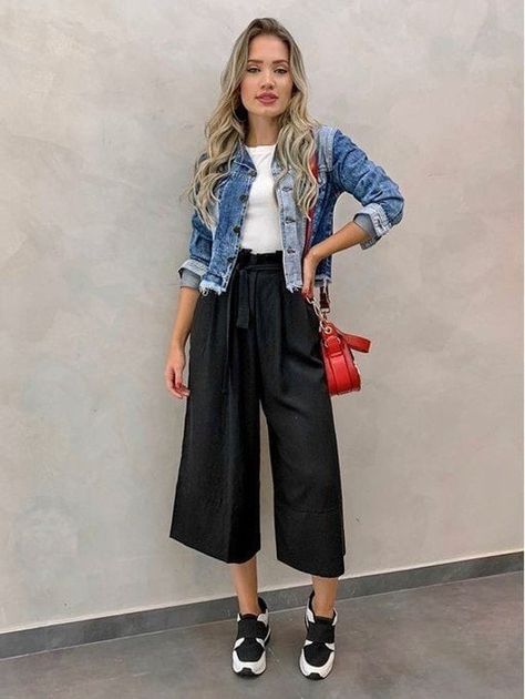 Culottes Outfit, Yellow Star, Uni Outfits, Outfit Mujer, Trik Fotografi, Casual Work Outfits, Mode Inspiration, Looks Vintage, Outfits Casuales