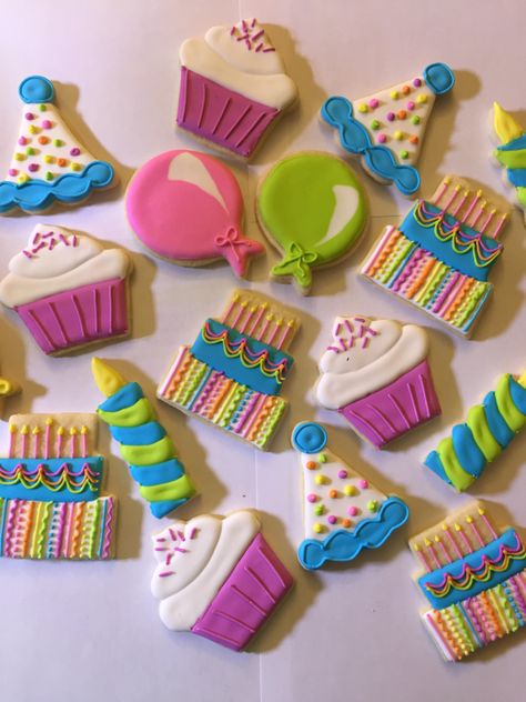 Birthday Party Cookies Decorated, Birthday Cookie Decorating Ideas, Birthday Cutout Cookies, Birthday Cupcake Cookies Decorated, Happy Birthday Royal Icing Cookies, Cupcake Decorated Cookies, Birthday Cookie Decorating, Birthday Cake Sugar Cookies, Birthday Hat Cookies