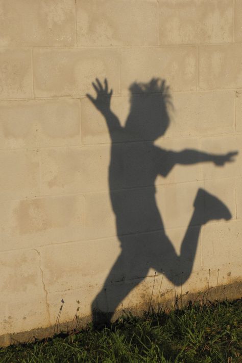 child Growing Up Aesthetic, Child Aesthetic, Peter Pans, Arte Jazz, Happy Child, Shadow Photography, Shadow Photos, Shadow Pictures, Shadow Art