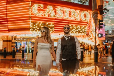 Elope in the Las Vegas desert and then go for a night on the town on Fremont Street. Red Rock Canyon offers amazing desert sunsets with epic mountain views that are only steps away from the parking lot. Then it's only a 45 minutes drive to Downtown Las Vegas for an iconic Vegas photoshoot under the casino lights. Las Vegas Photographer: @treeoflifelasvegas @treeoflifefilmsandphotos Elopement Location: @redrockcanyonlv . . . . . #lasvegaselopementphotographer #lasvegasweddingphotograph... Vegas Strip Photoshoot, Vegas Engagement Shoot, Iconic Las Vegas Photos, Las Vegas Arts District Photoshoot, Freemont Street Las Vegas Photoshoot, Vegas Wedding On Film, Vegas Strip Wedding Photos, Fun Deserts, Downtown Las Vegas